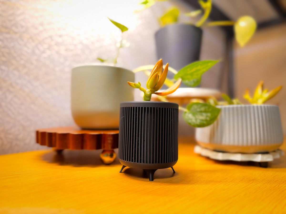 Modern mid century planter , ribbed planter with elevated stand RIVORA