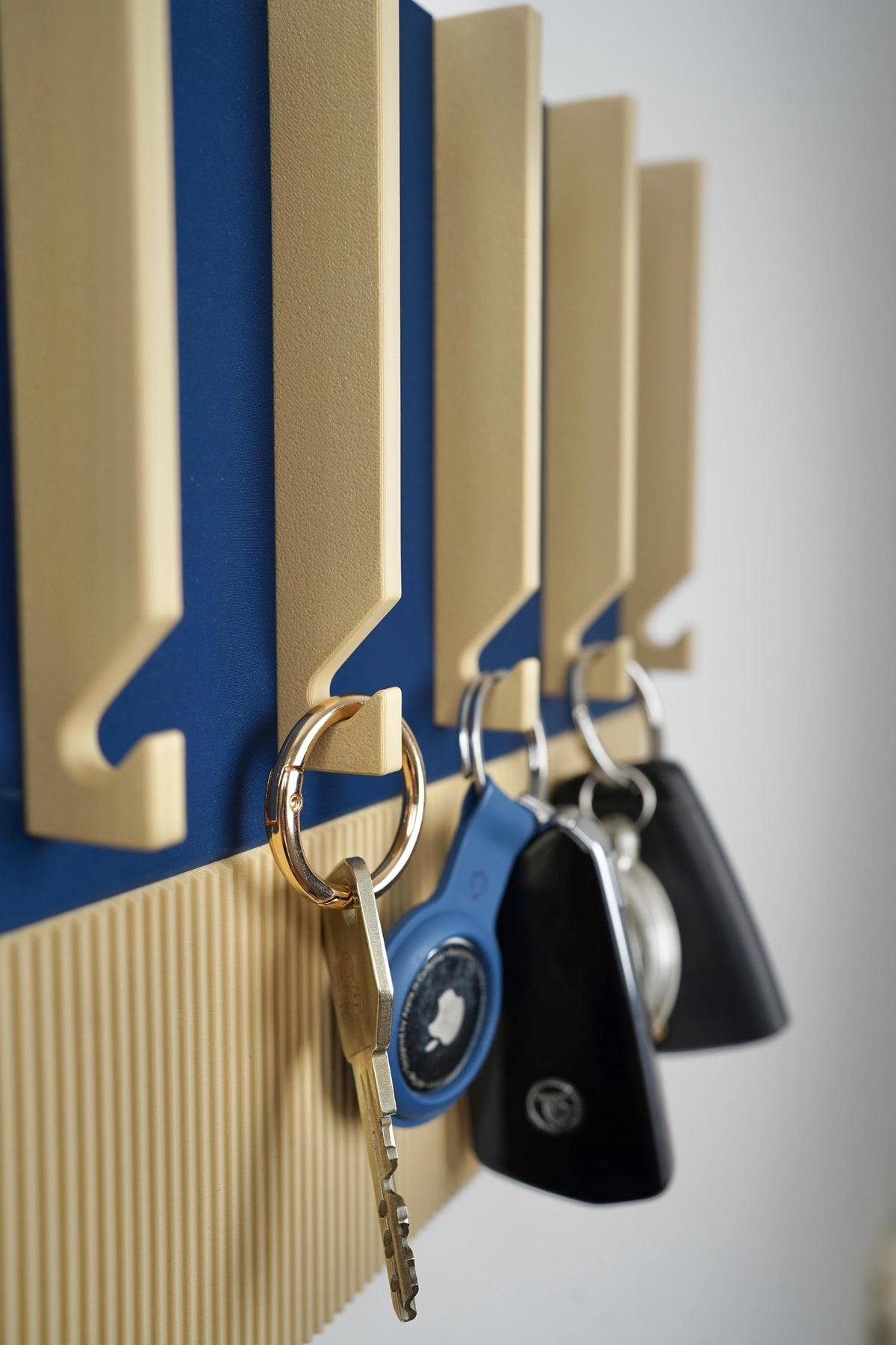 Modern Wall-Mounted Key Holder , entryway organizer