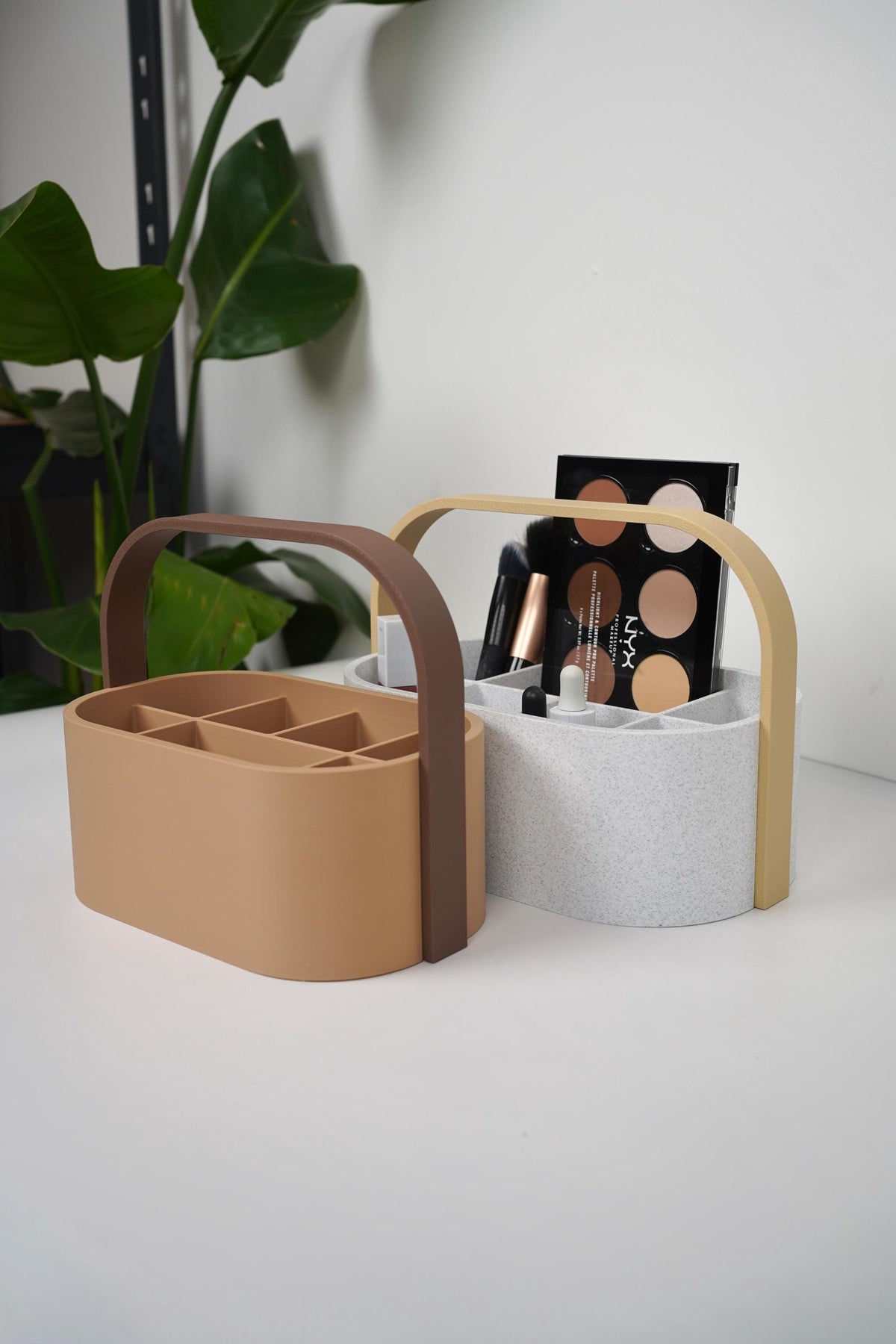 Minimalist Multi-Compartment Organizer Caddy for Makeup & Desk Essentials